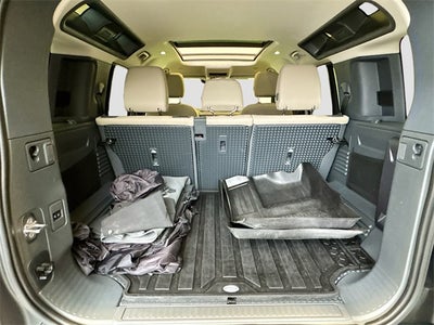 2023 Land Rover Defender 110 SE