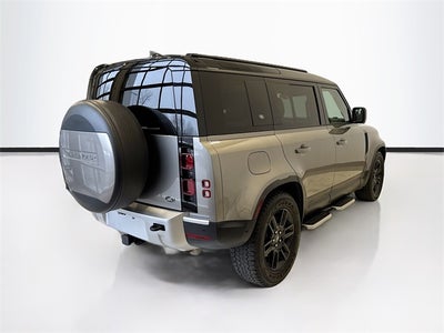 2023 Land Rover Defender 110 SE