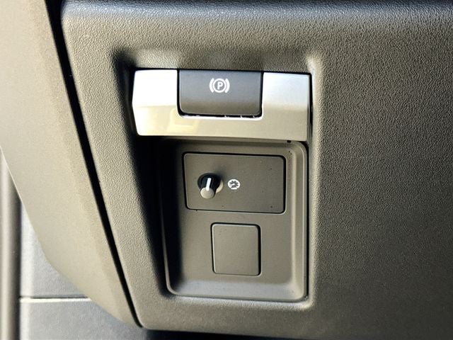 2026 Land Rover Defender 110 V8