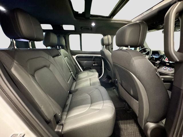 2026 Land Rover Defender 110 V8