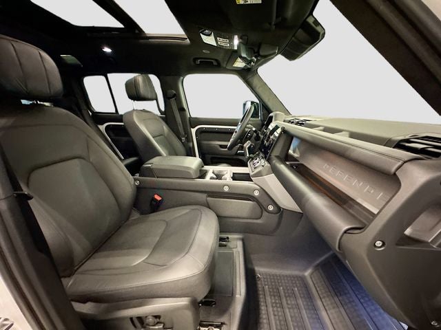 2026 Land Rover Defender 110 V8