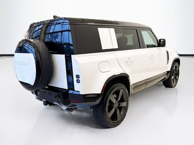 2026 Land Rover Defender 110 V8