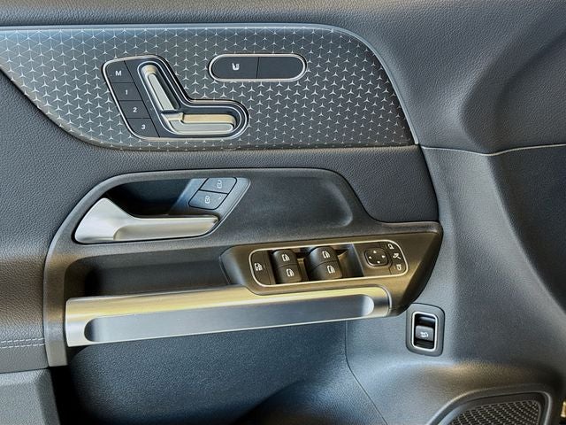 2025 Mercedes-Benz GLB GLB 250 4MATIC®