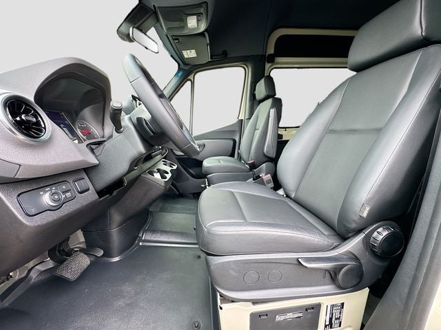 2025 Mercedes-Benz Sprinter 2500 Crew 144 WB