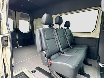 2025 Mercedes-Benz Sprinter 2500 Crew 144 WB