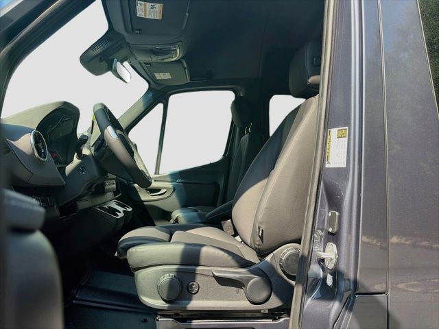 2026 Mercedes-Benz Sprinter 2500 Crew 144 WB 4MATIC®