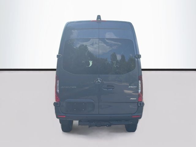 2026 Mercedes-Benz Sprinter 2500 Crew 144 WB 4MATIC®