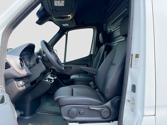 2025 Mercedes-Benz Sprinter 2500 Cargo 144 WB
