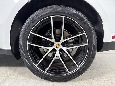 2025 Porsche Macan Base