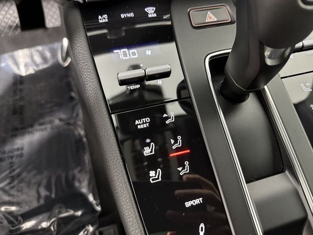 2025 Porsche Macan Base