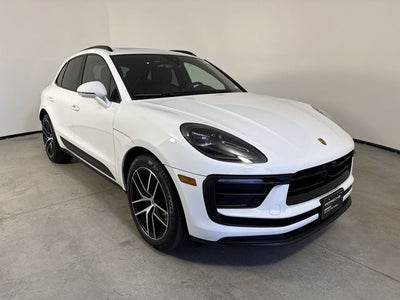 2025 Porsche Macan Base
