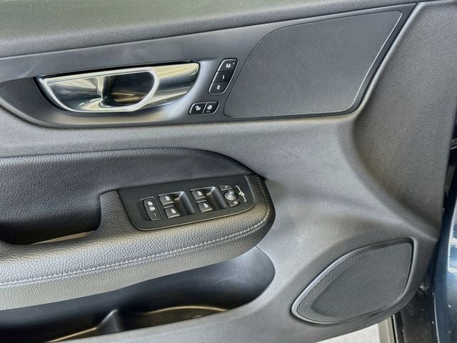 2020 Volvo V60 Cross Country T5