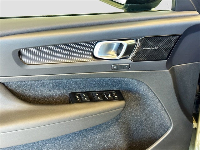 2021 Volvo XC40 Recharge Pure Electric P8