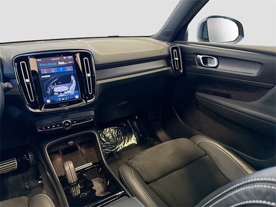2021 Volvo XC40 Recharge Pure Electric P8