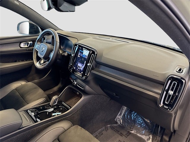 2021 Volvo XC40 Recharge Pure Electric P8