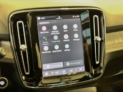 2023 Volvo XC40 B5 Plus Dark Theme