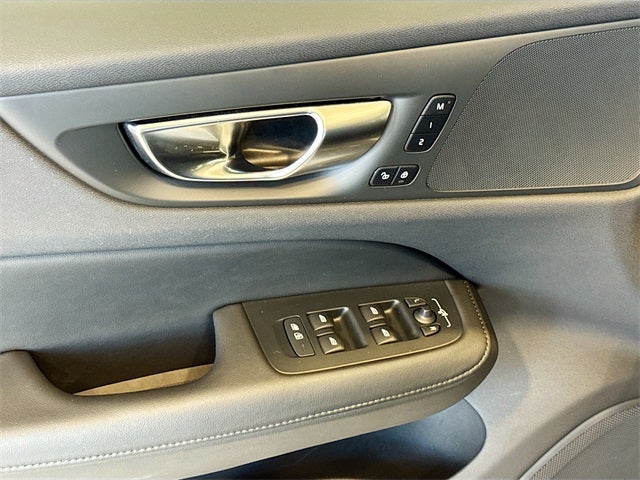 2025 Volvo V60 Cross Country B5 Plus