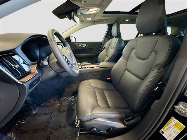 2025 Volvo V60 Cross Country B5 Plus