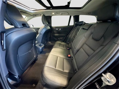 2025 Volvo V60 Cross Country B5 Plus