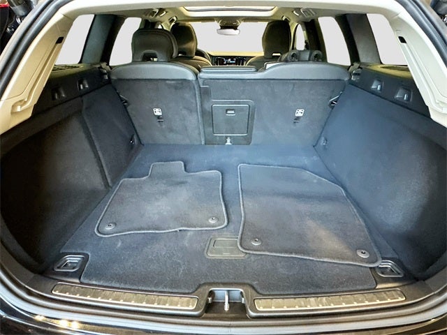 2025 Volvo V60 Cross Country B5 Plus