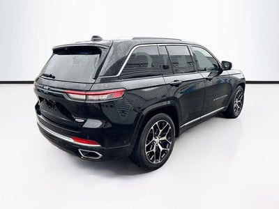 2022 Jeep Grand Cherokee Summit