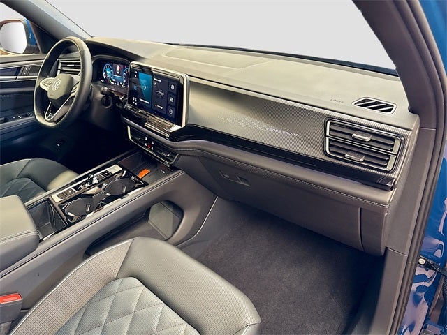 2025 Volkswagen Atlas Cross Sport 2.0T SEL Premium R-Line