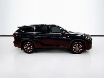 2020 Toyota Highlander Hybrid XLE