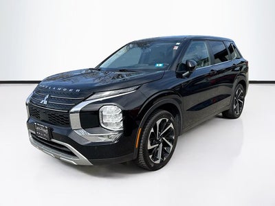 2022 Mitsubishi Outlander Base