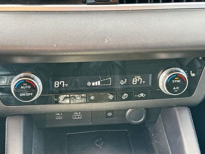 2022 Mitsubishi Outlander Base