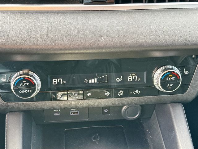 2022 Mitsubishi Outlander Base