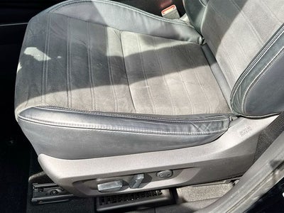 2022 Mitsubishi Outlander Base