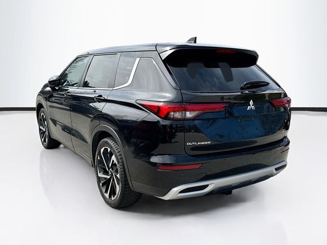 2022 Mitsubishi Outlander Base