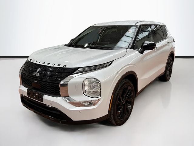 2023 Mitsubishi Outlander Base