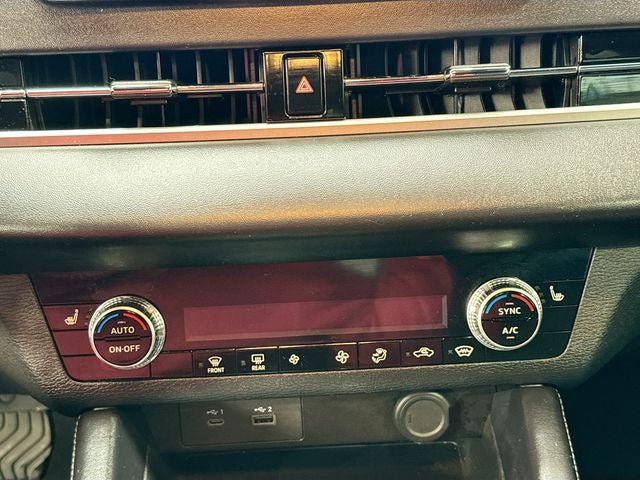 2023 Mitsubishi Outlander Base