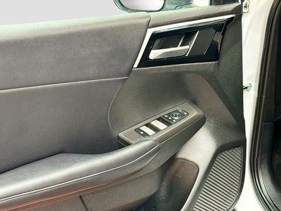 2023 Mitsubishi Outlander Base