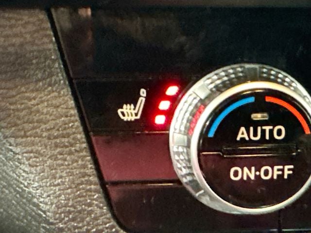 2023 Mitsubishi Outlander Base