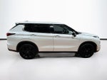 2023 Mitsubishi Outlander Base