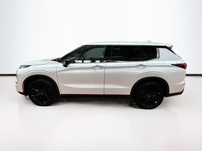 2023 Mitsubishi Outlander Base