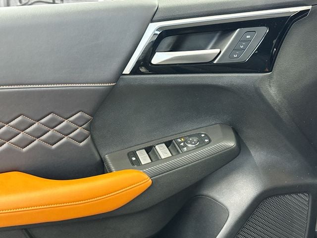 2025 Mitsubishi Outlander PHEV Base