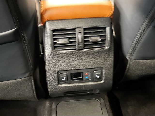 2025 Mitsubishi Outlander PHEV Base