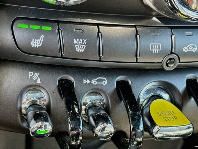 2024 MINI HARDTOP 2 DOOR Iconic