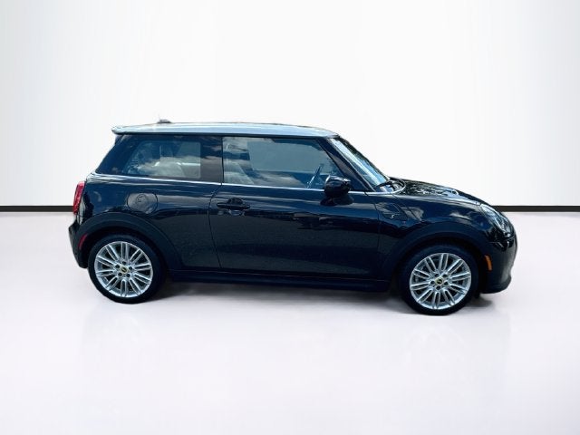 2024 MINI HARDTOP 2 DOOR Iconic