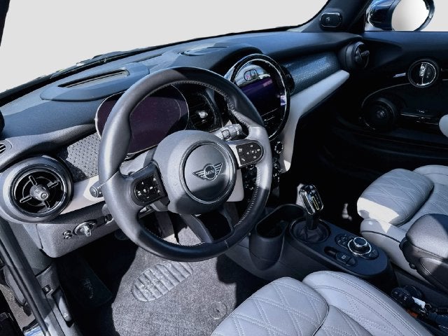 2024 MINI HARDTOP 2 DOOR Iconic