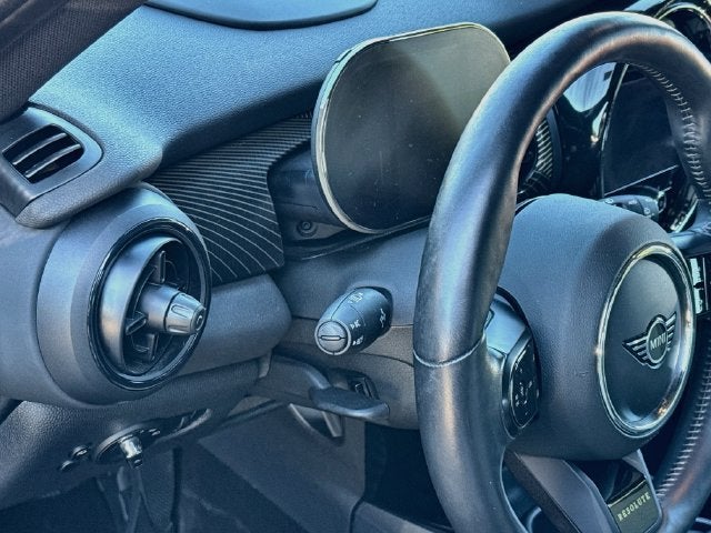 2024 MINI HARDTOP 2 DOOR Iconic
