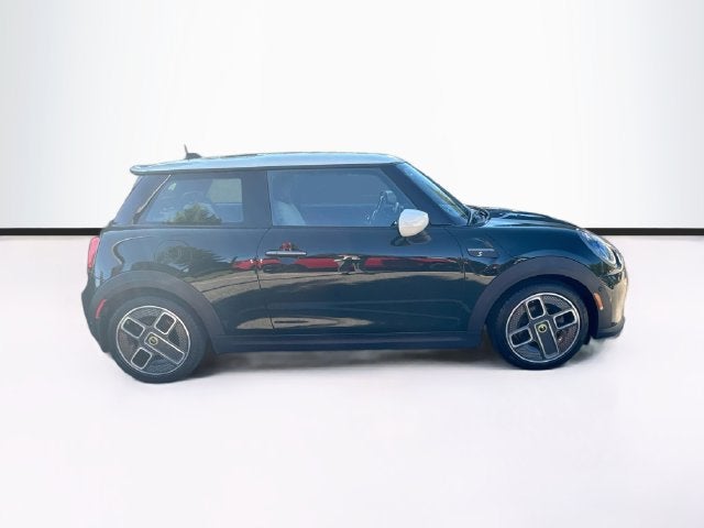 2024 MINI HARDTOP 2 DOOR Iconic