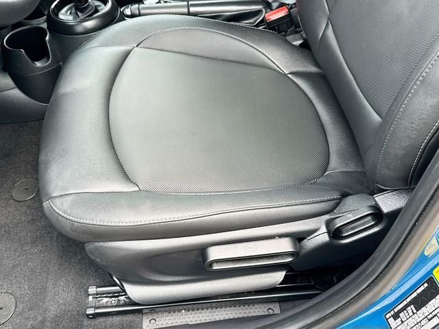 2023 MINI HARDTOP 4 DOOR Base