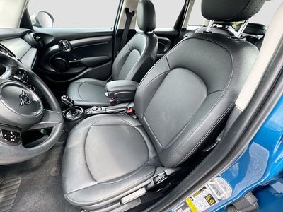 2023 MINI HARDTOP 4 DOOR Base