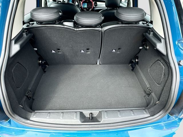 2023 MINI HARDTOP 4 DOOR Base