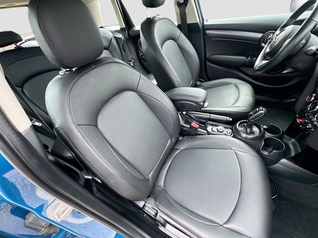 2023 MINI HARDTOP 4 DOOR Base