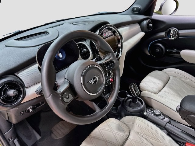 2024 MINI HARDTOP 4 DOOR Iconic